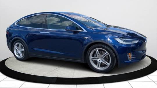 2017 Tesla Model X 5YJXCDE25HF061090