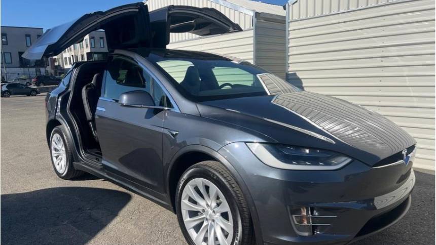 2017 Tesla Model X 5YJXCDE26HF079436