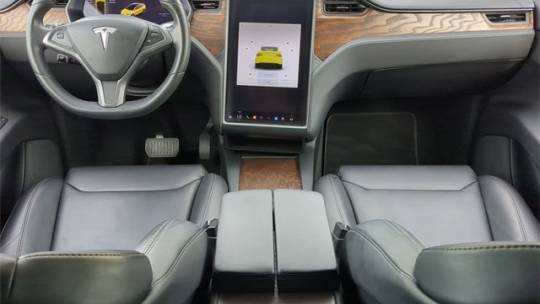 2018 Tesla Model X 5YJXCDE26JF109587
