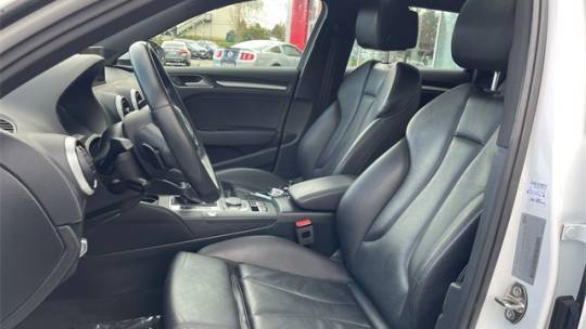 2017 Audi A3 Sportback e-tron WAUUPBFF7HA136715