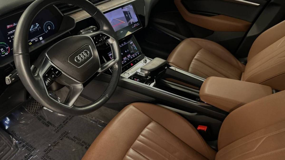 2019 Audi e-tron WA1LAAGE8KB020855