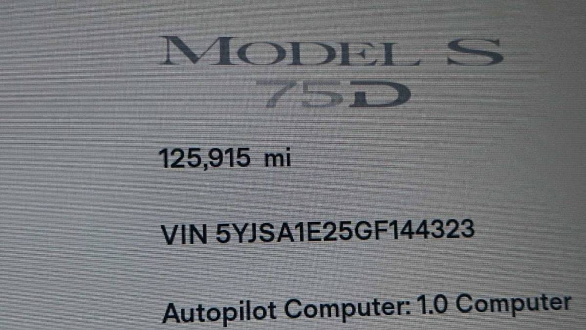 2016 Tesla Model S 5YJSA1E25GF144323