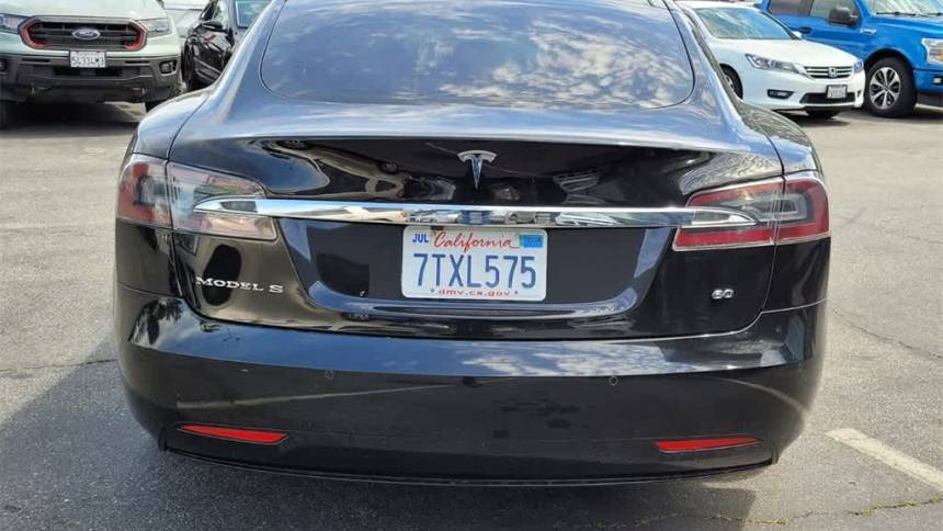 2016 Tesla Model S 5YJSA1E17GF147621