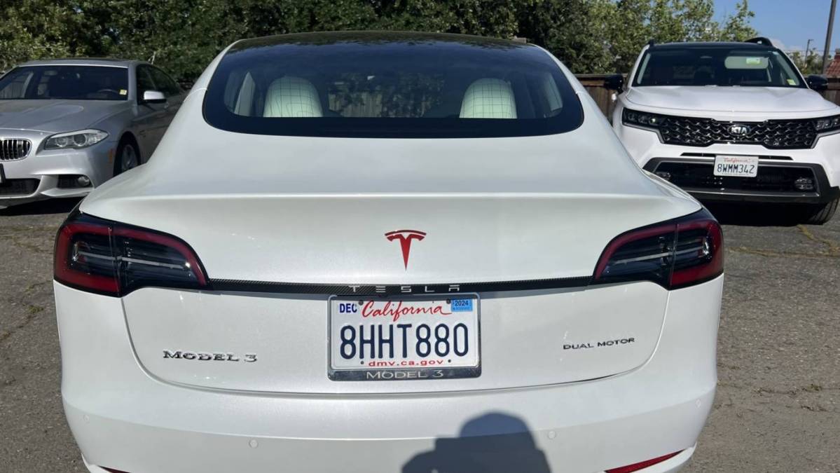 2018 Tesla Model 3 5YJ3E1EB9JF112958