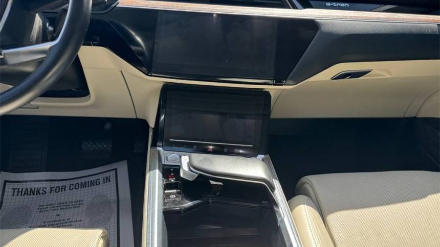 2019 Audi e-tron WA1VAAGE7KB011279