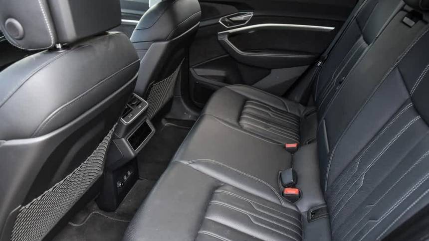 2019 Audi e-tron WA1VAAGE4KB024314