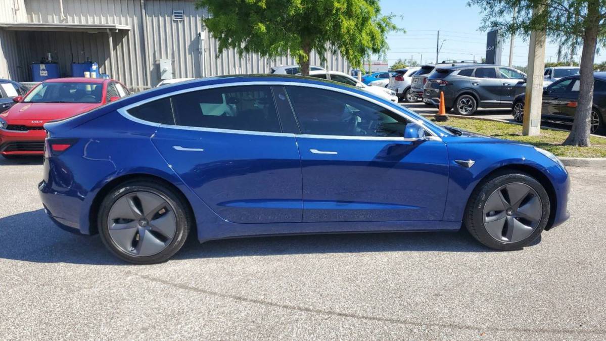 2019 Tesla Model 3 5YJ3E1EA5KF395836