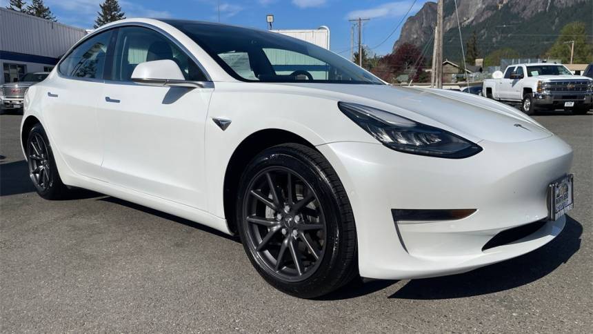 2018 Tesla Model 3 5YJ3E1EA9JF052011