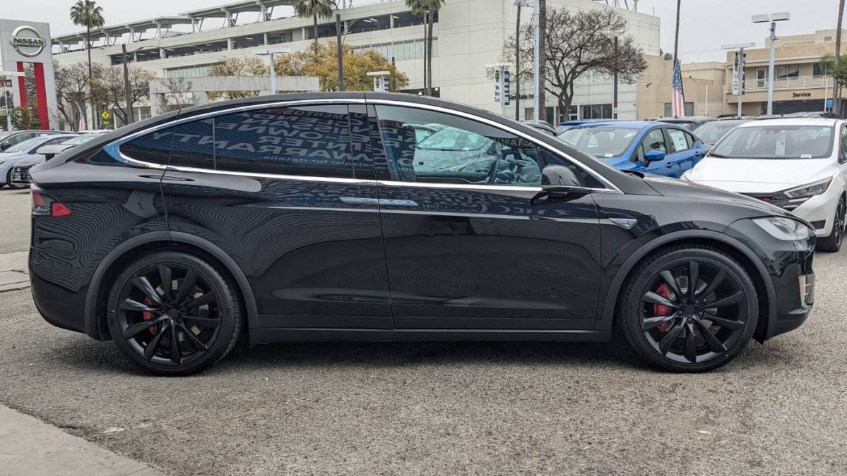 2016 Tesla Model X 5YJXCBE43GF005606