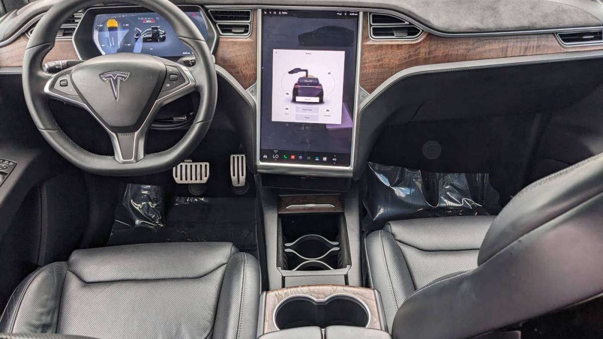 2016 Tesla Model X 5YJXCBE43GF005606