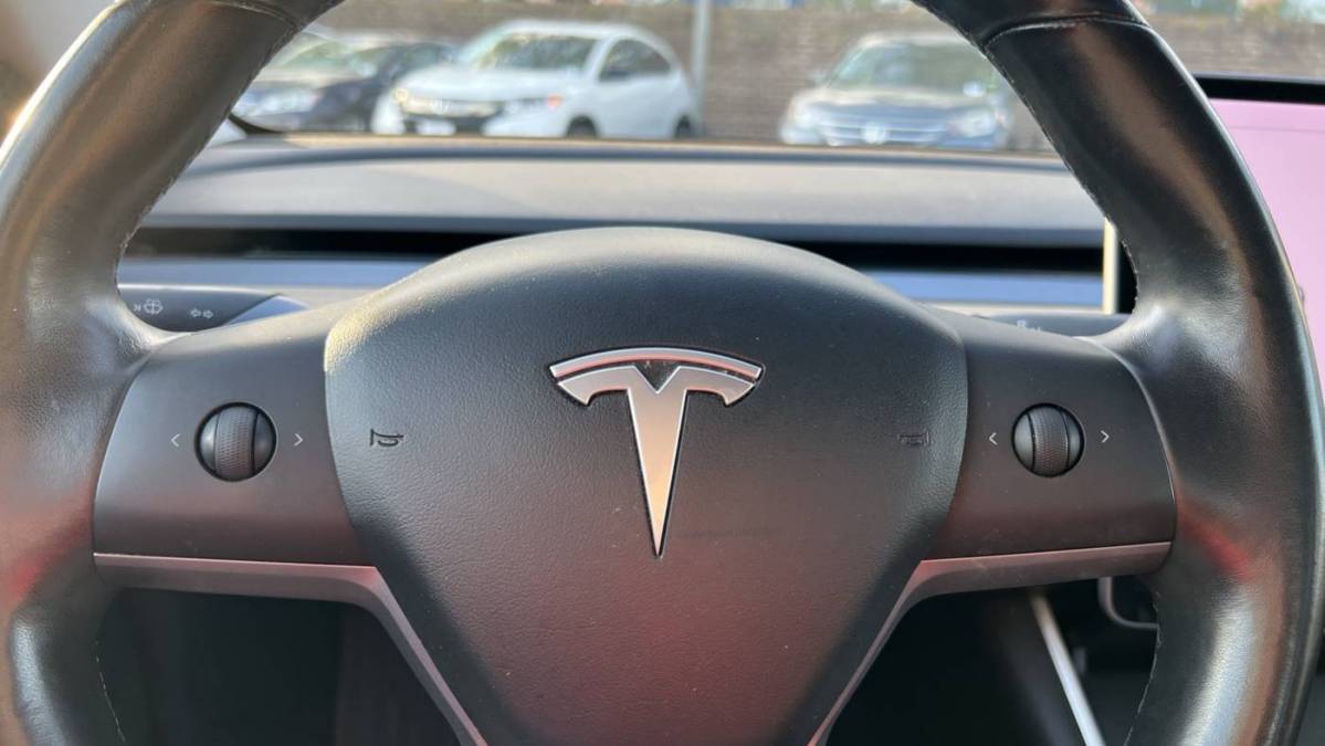 2018 Tesla Model 3 5YJ3E1EB2JF122053