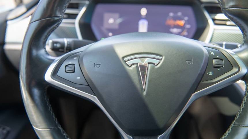 2017 Tesla Model X 5YJXCDE21HF077528