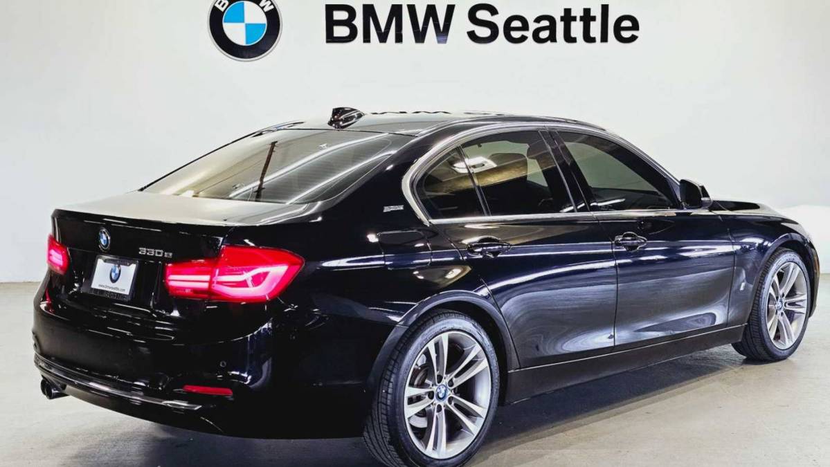 2017 BMW 3 Series WBA8E1C52HK895151