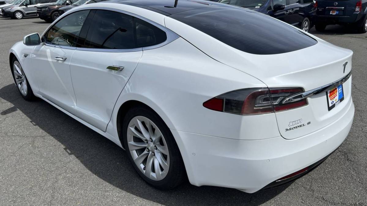 2016 Tesla Model S 5YJSA1E23GF147611
