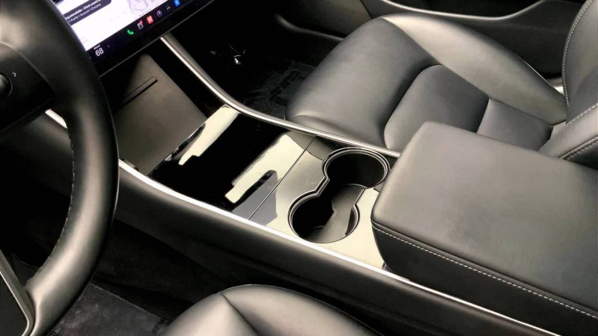 2019 Tesla Model 3 5YJ3E1EB1KF209637