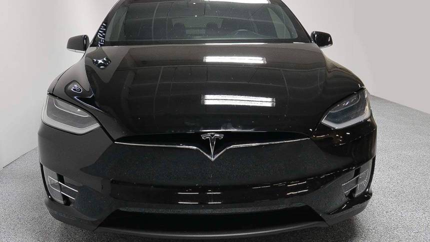 2018 Tesla Model X 5YJXCBE20JF140788