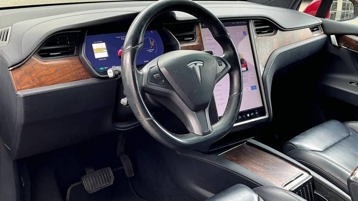 2018 Tesla Model X 5YJXCBE2XJF120340