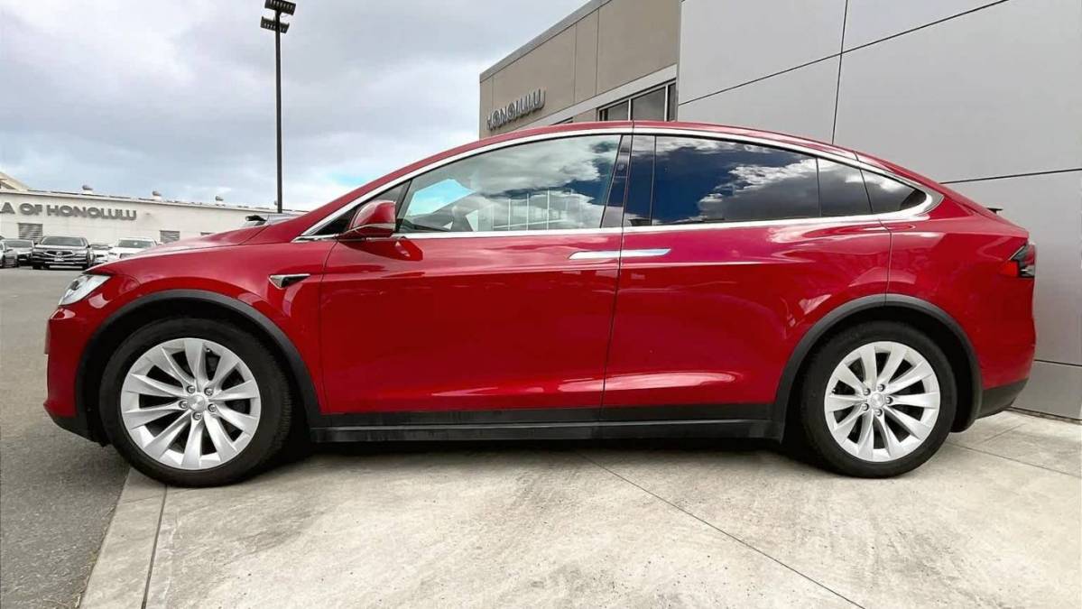 2018 Tesla Model X 5YJXCBE2XJF120340