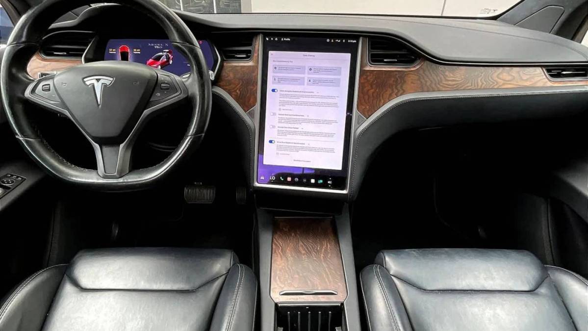 2018 Tesla Model X 5YJXCBE2XJF120340