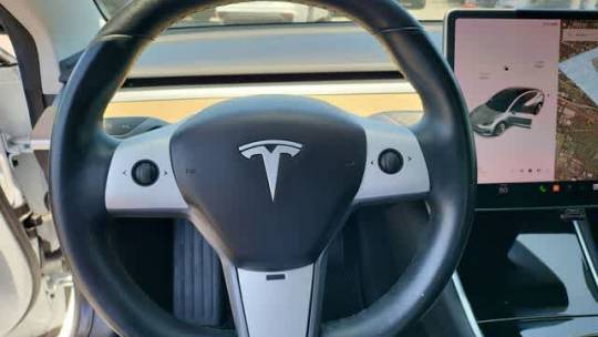 2019 Tesla Model 3 5YJ3E1EBXKF211662