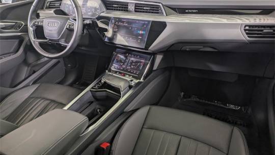 2021 Audi e-tron WA1LAAGE5MB029094