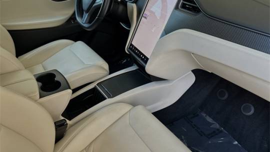 2018 Tesla Model X 5YJXCDE21JF138365