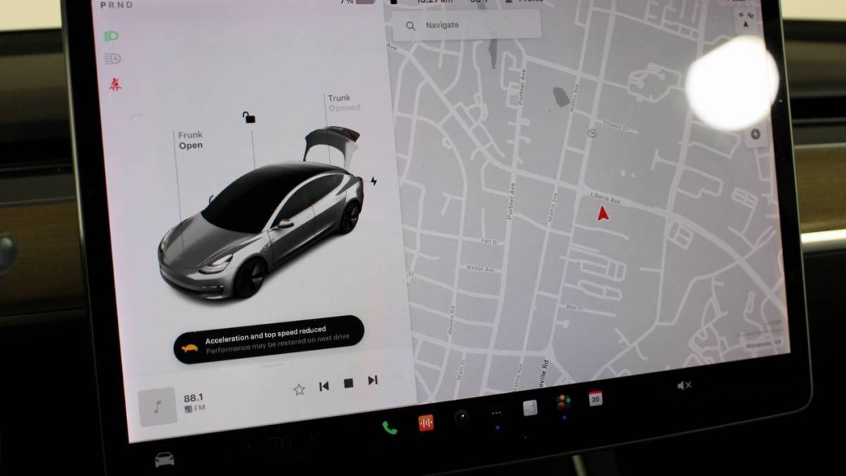 2018 Tesla Model 3 5YJ3E1EA0JF061373