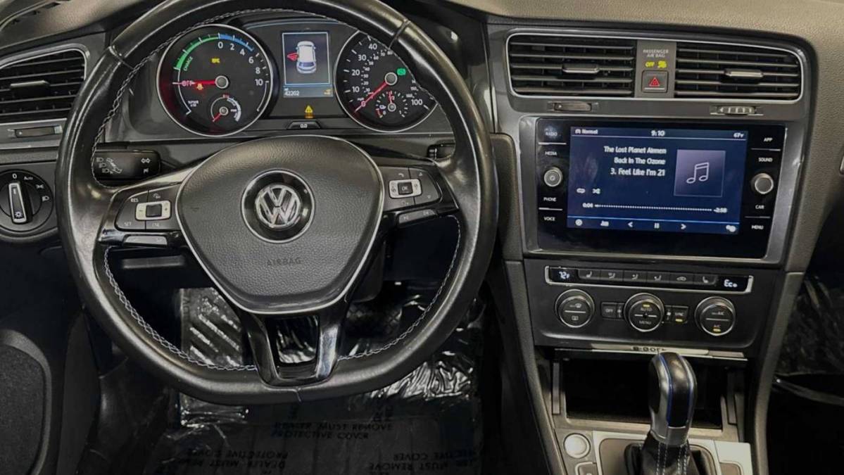 2017 Volkswagen e-Golf WVWKR7AU7HW954388