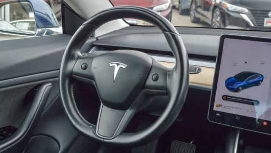 2018 Tesla Model 3 5YJ3E1EAXJF076351