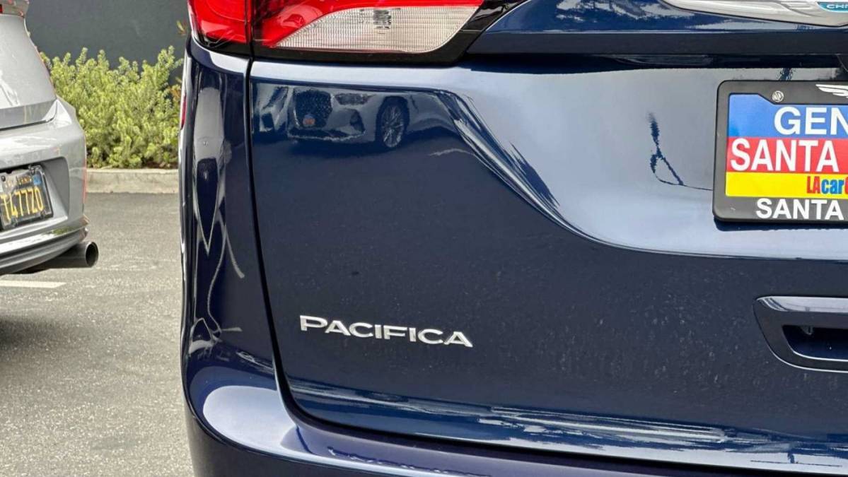 2018 Chrysler Pacifica Hybrid 2C4RC1L70JR143289