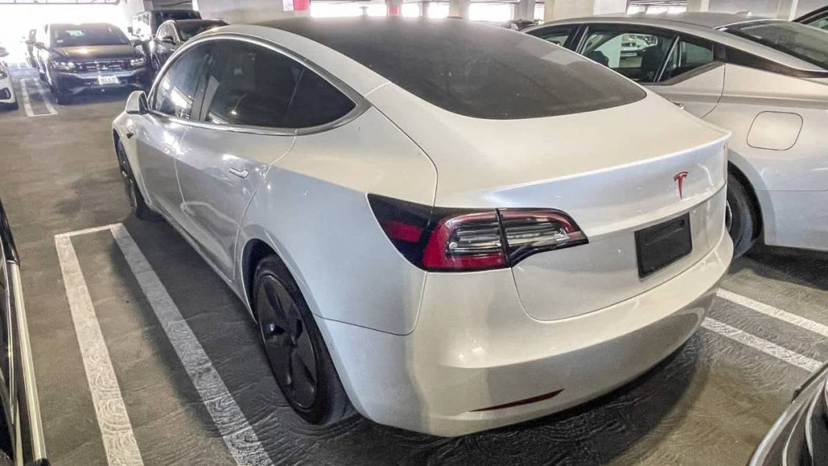 2019 Tesla Model 3 5YJ3E1EA1KF484237