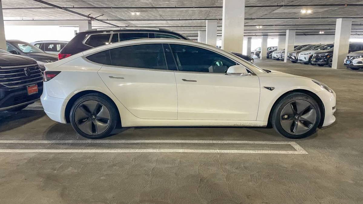 2019 Tesla Model 3 5YJ3E1EA1KF484237