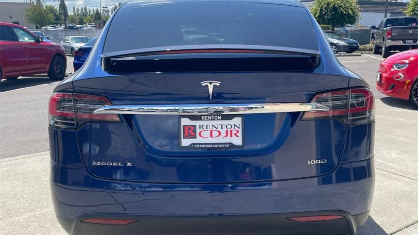 2018 Tesla Model X 5YJXCDE29JF126142