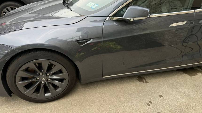 2018 Tesla Model S 5YJSA1E22JF260067