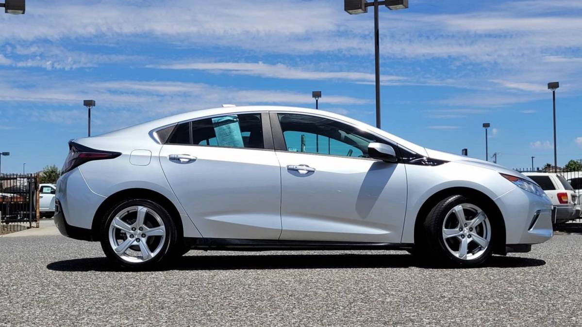 2018 Chevrolet VOLT 1G1RC6S52JU128754