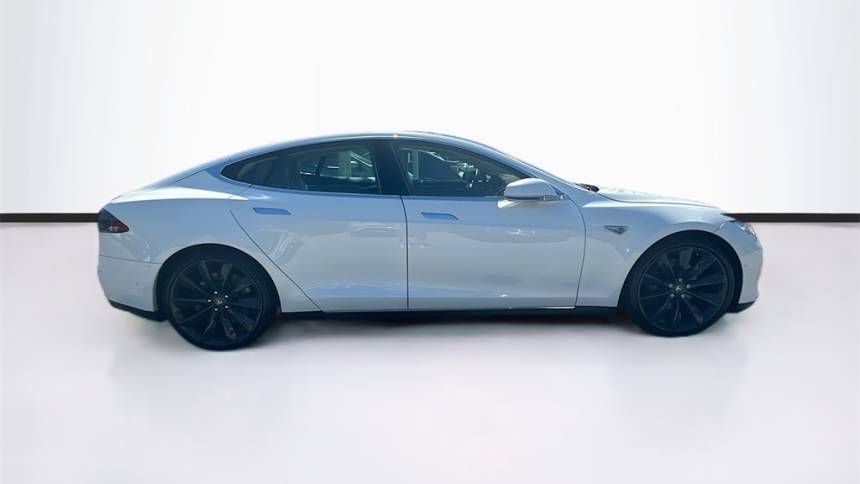 2015 Tesla Model S 5YJSA1H44FF095501