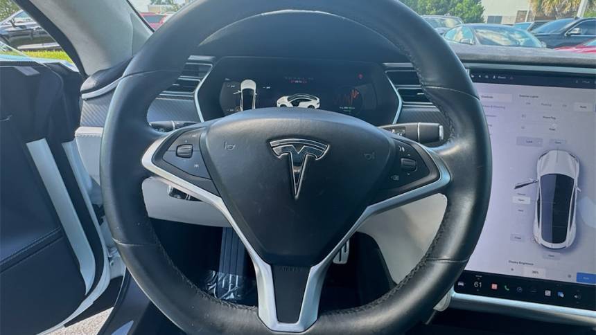 2015 Tesla Model S 5YJSA1H44FF095501