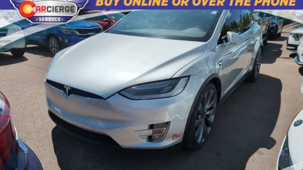 2018 Tesla Model X 5YJXCDE28JF111986