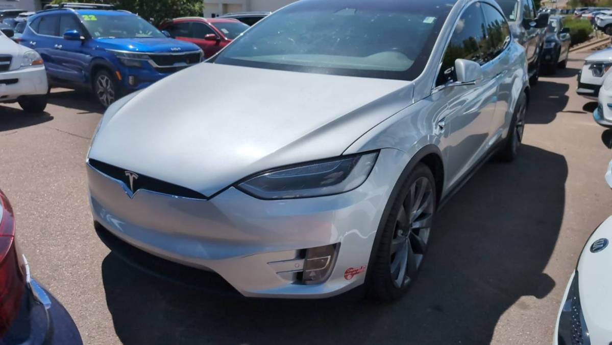 2018 Tesla Model X 5YJXCDE28JF111986