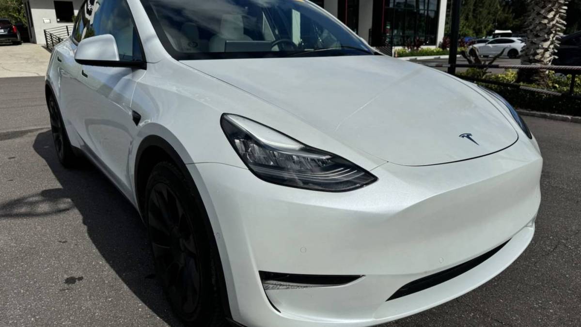 2021 Tesla Model Y 5YJYGDEE5MF112472