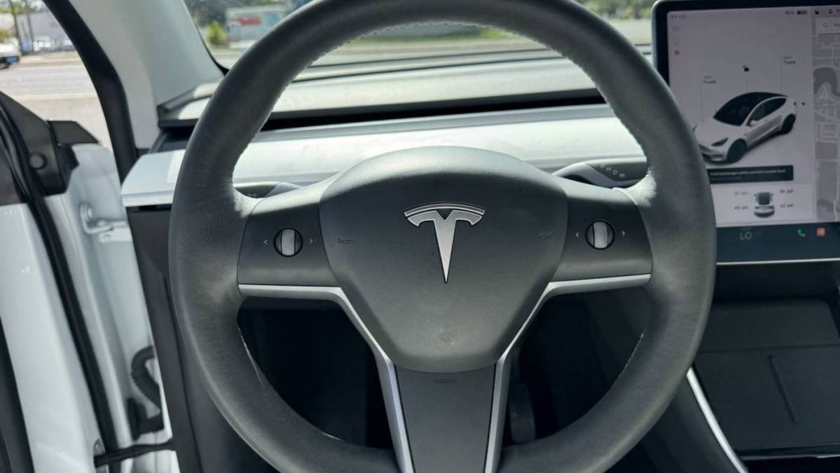 2021 Tesla Model Y 5YJYGDEE5MF112472