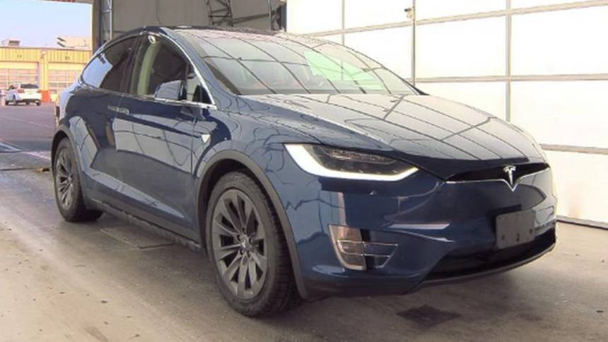 2018 Tesla Model X 5YJXCAE25JF132423