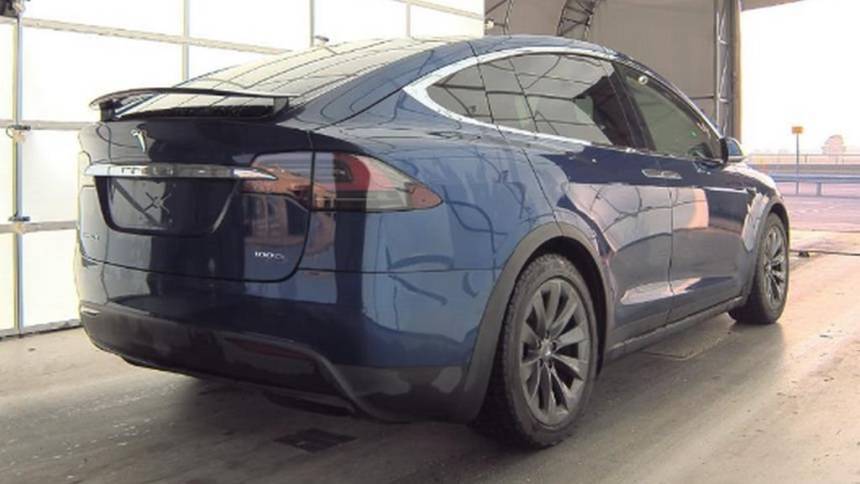 2018 Tesla Model X 5YJXCAE25JF132423