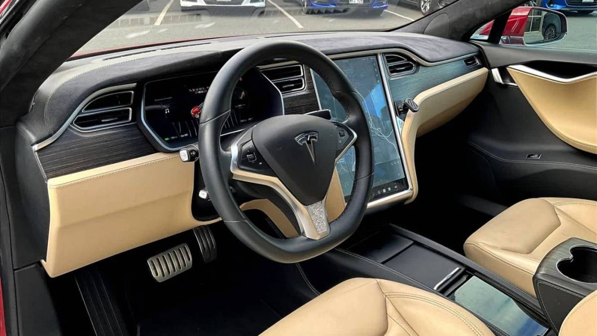 2015 Tesla Model S 5YJSA1H25FFP74000