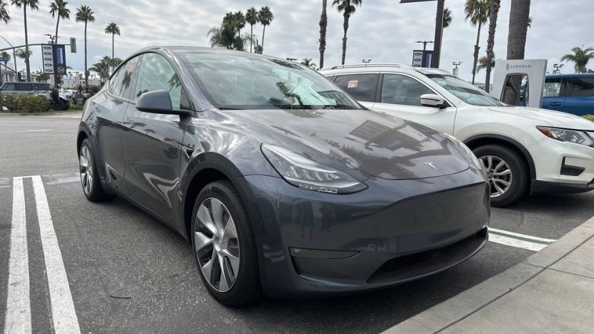 2021 Tesla Model Y 5YJYGAEE6MF209985