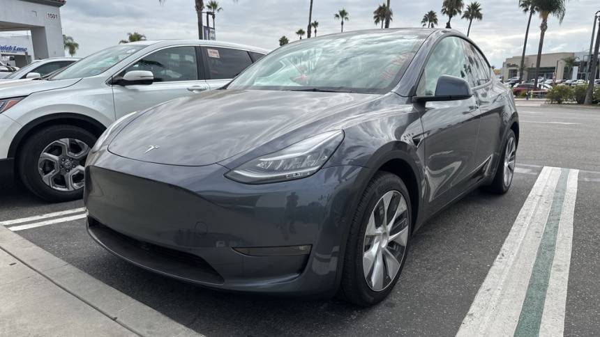 2021 Tesla Model Y 5YJYGAEE6MF209985