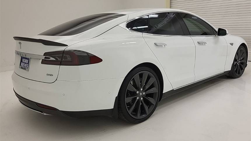 2015 Tesla Model S 5YJSA1E23FF108032