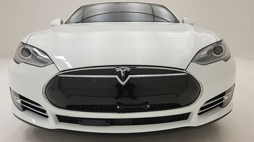 2015 Tesla Model S 5YJSA1E23FF108032