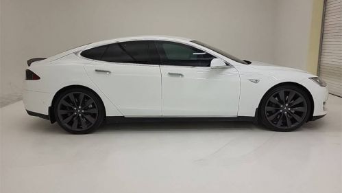 2015 Tesla Model S 5YJSA1E23FF108032