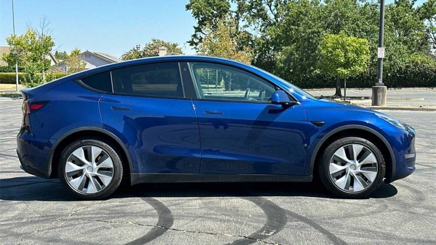 2021 Tesla Model Y 5YJYGDEE3MF096790